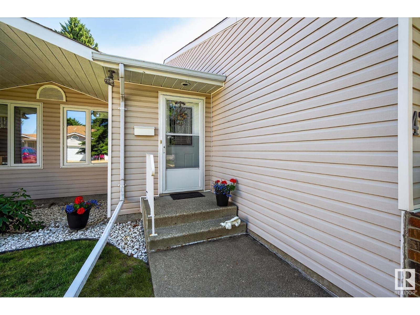4711 25 AV NW