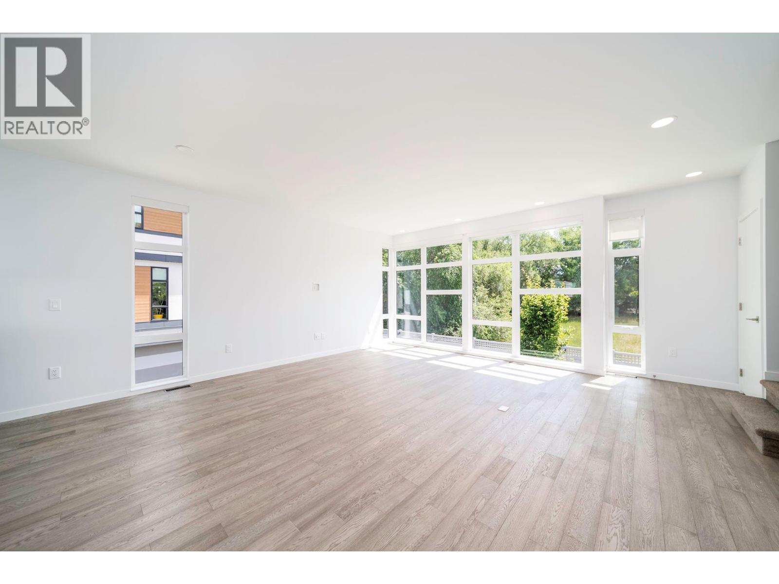 1515 Highland Drive N Unit# 29