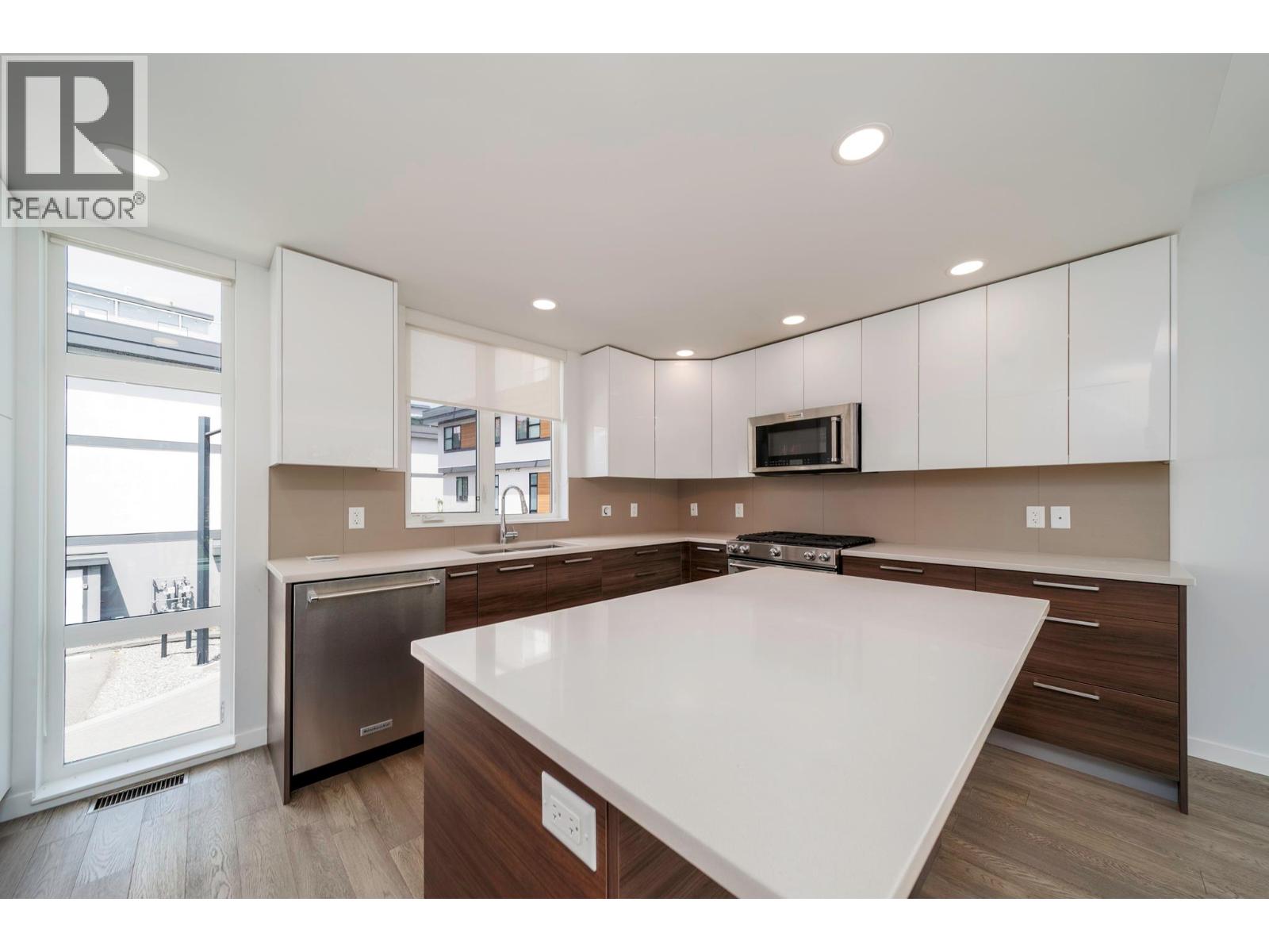1515 Highland Drive N Unit# 29