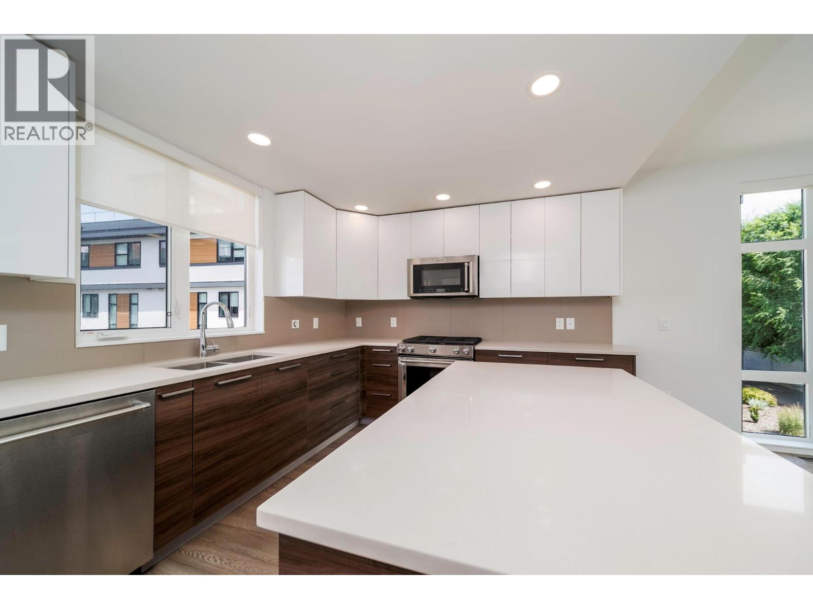 1515 Highland Drive N Unit# 29