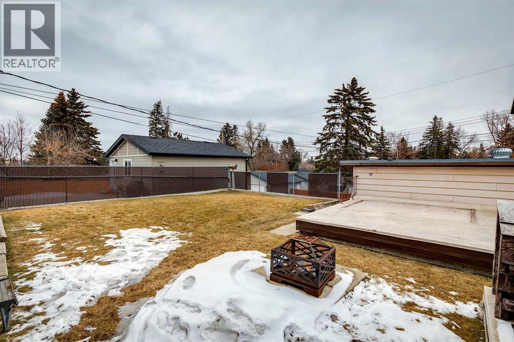 44 Fairview Crescent SE