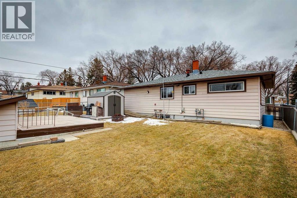 44 Fairview Crescent SE