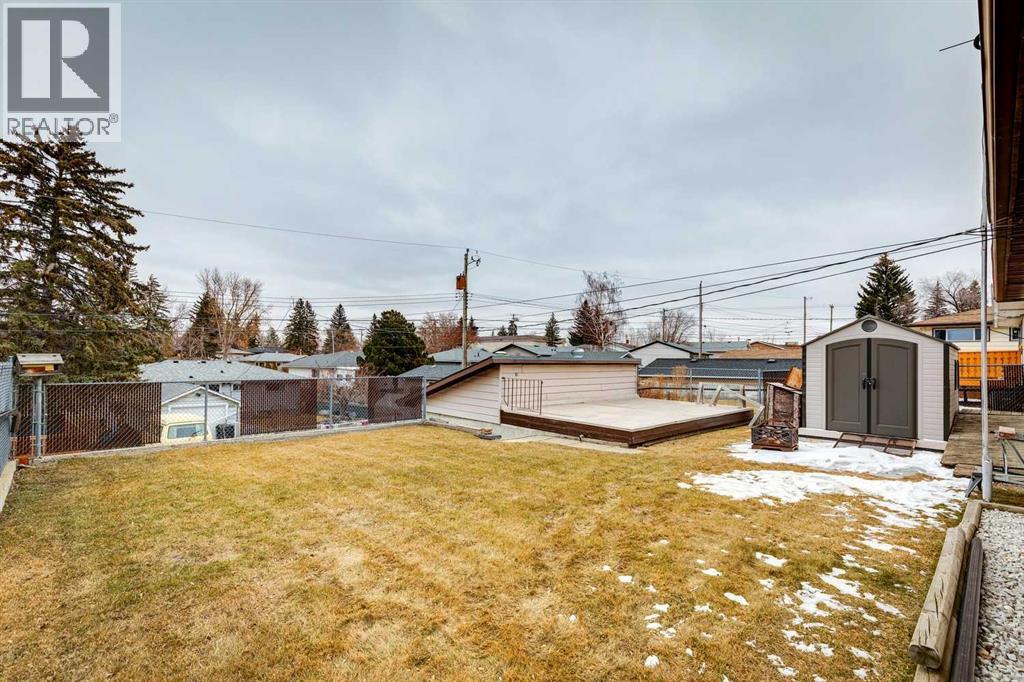 44 Fairview Crescent SE