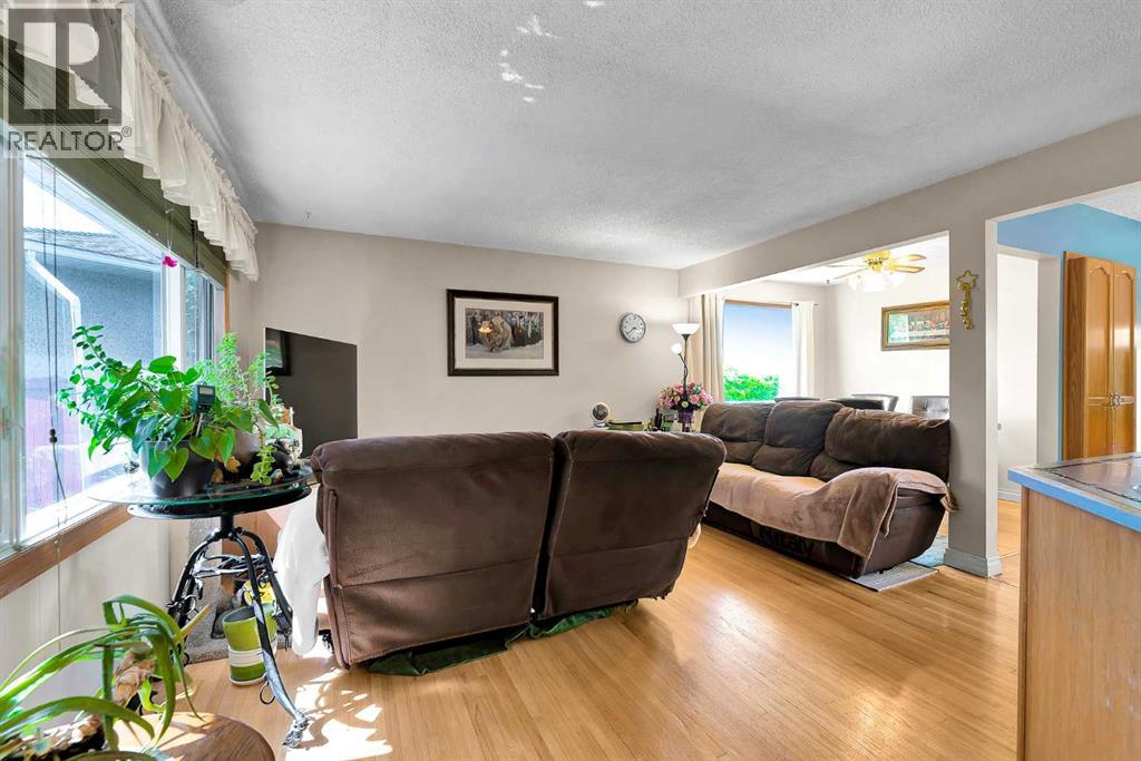 244 Travis Place NE