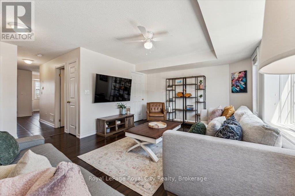 19B - 15 CARERE CRESCENT