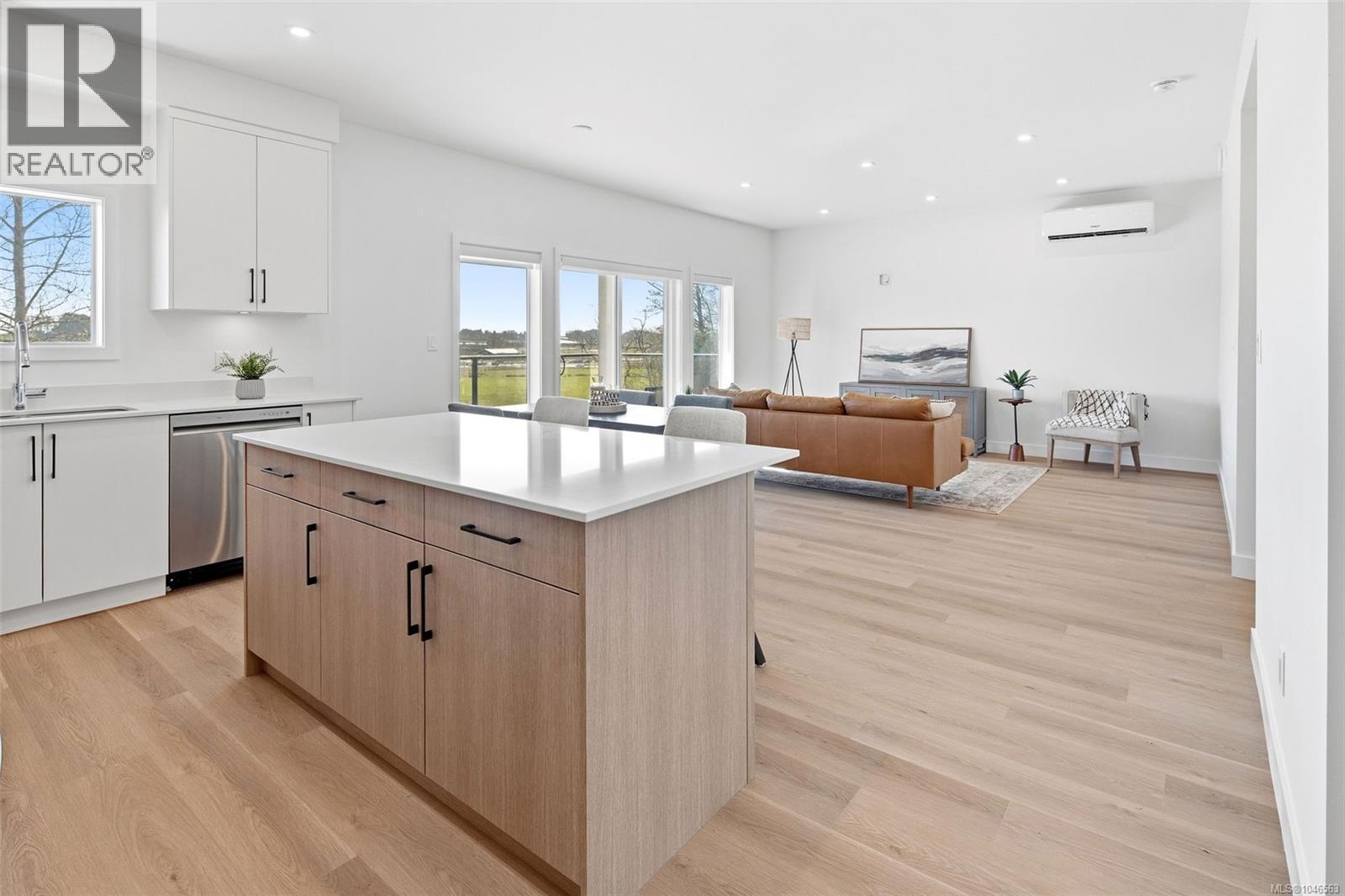 201 7053 Central Saanich Rd
