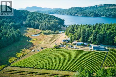 3200 Clam Bay Rd Pender Island BC V0M2M1