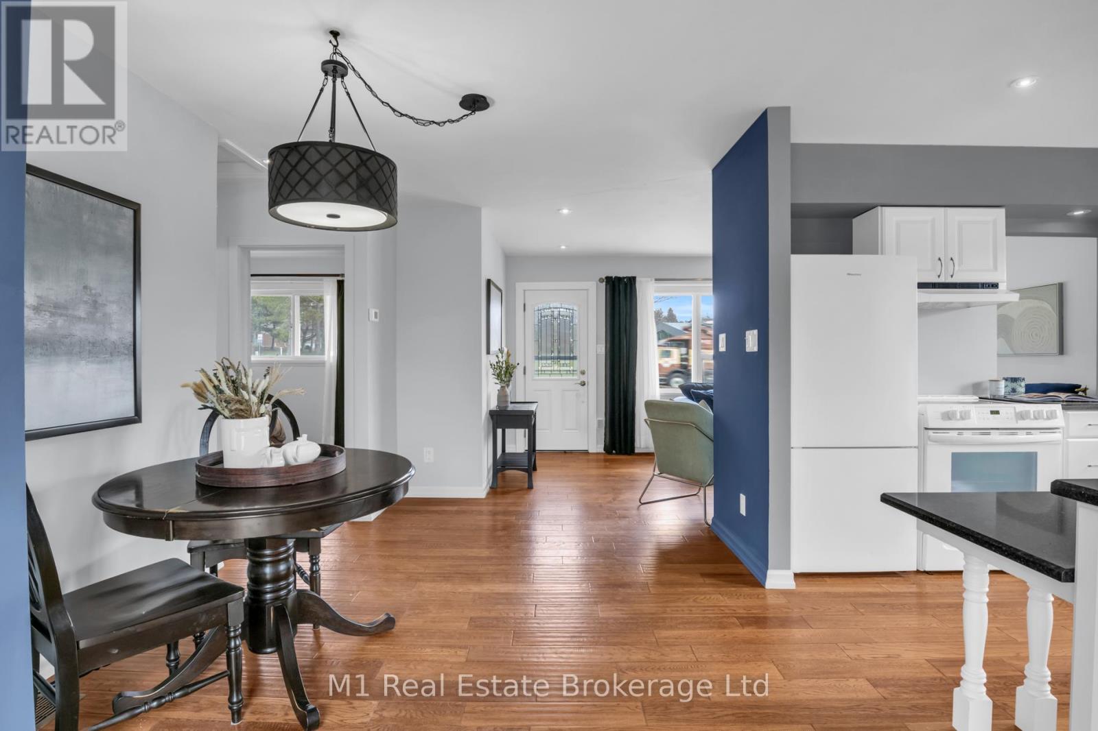 148 VICTORIA ROAD N