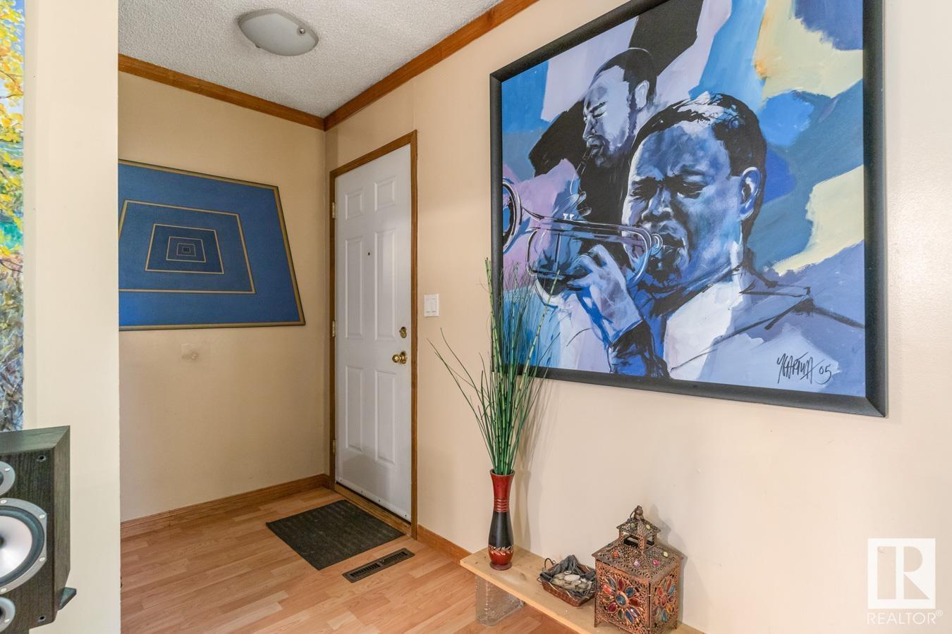 11211 72 AV NW