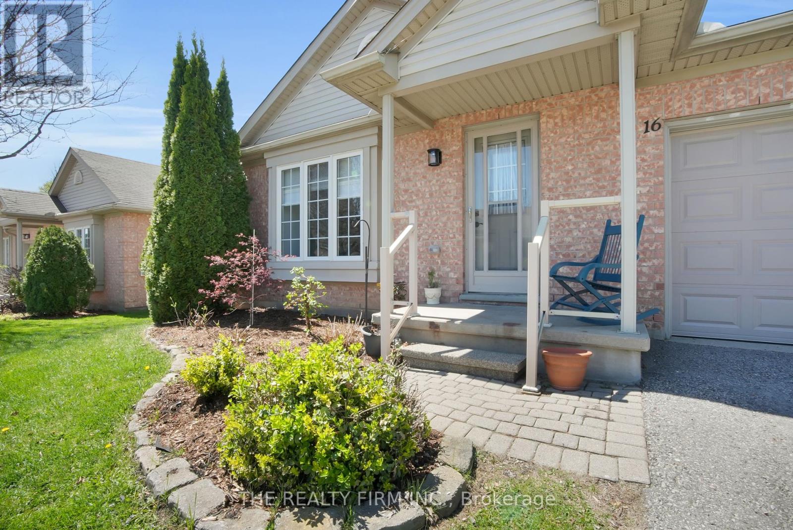 16 - 601 GRENFELL DRIVE