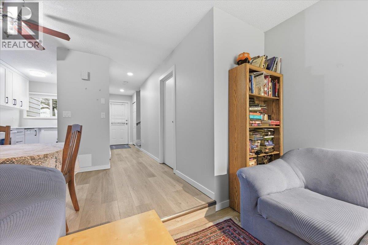 5300 25 Avenue Unit# 4