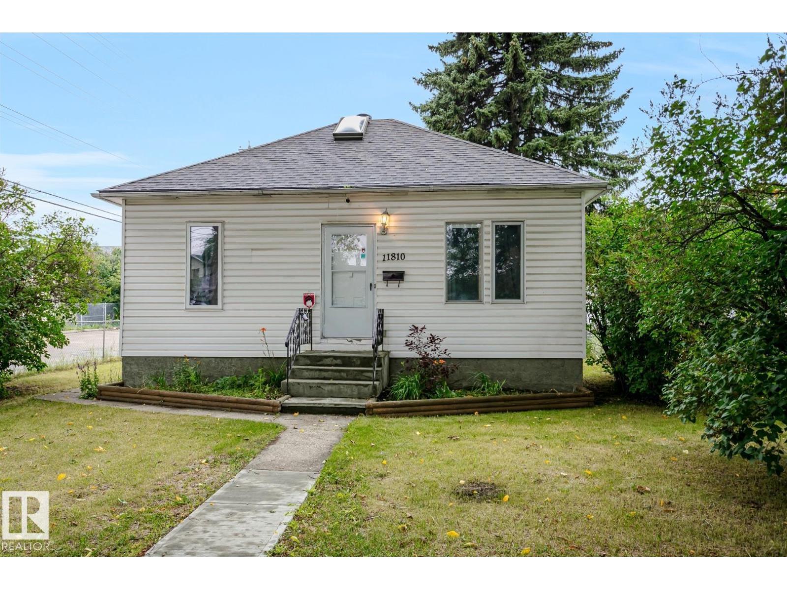 11810 55 ST NW