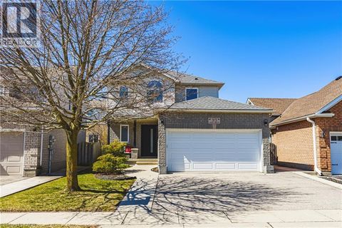 95 LIGHT Drive Cambridge ON N1T1Y3