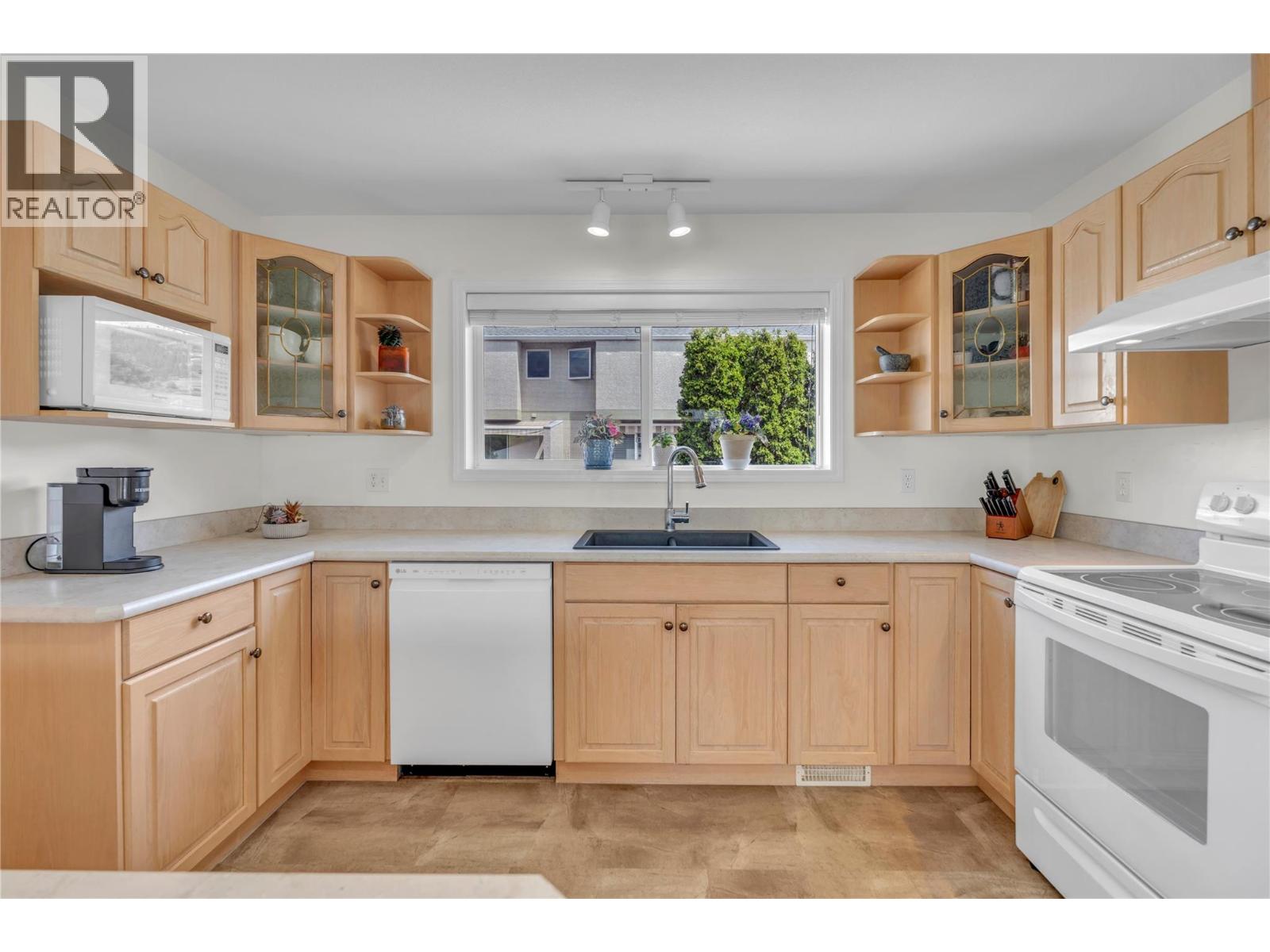 166 Green Avenue W Unit# 103