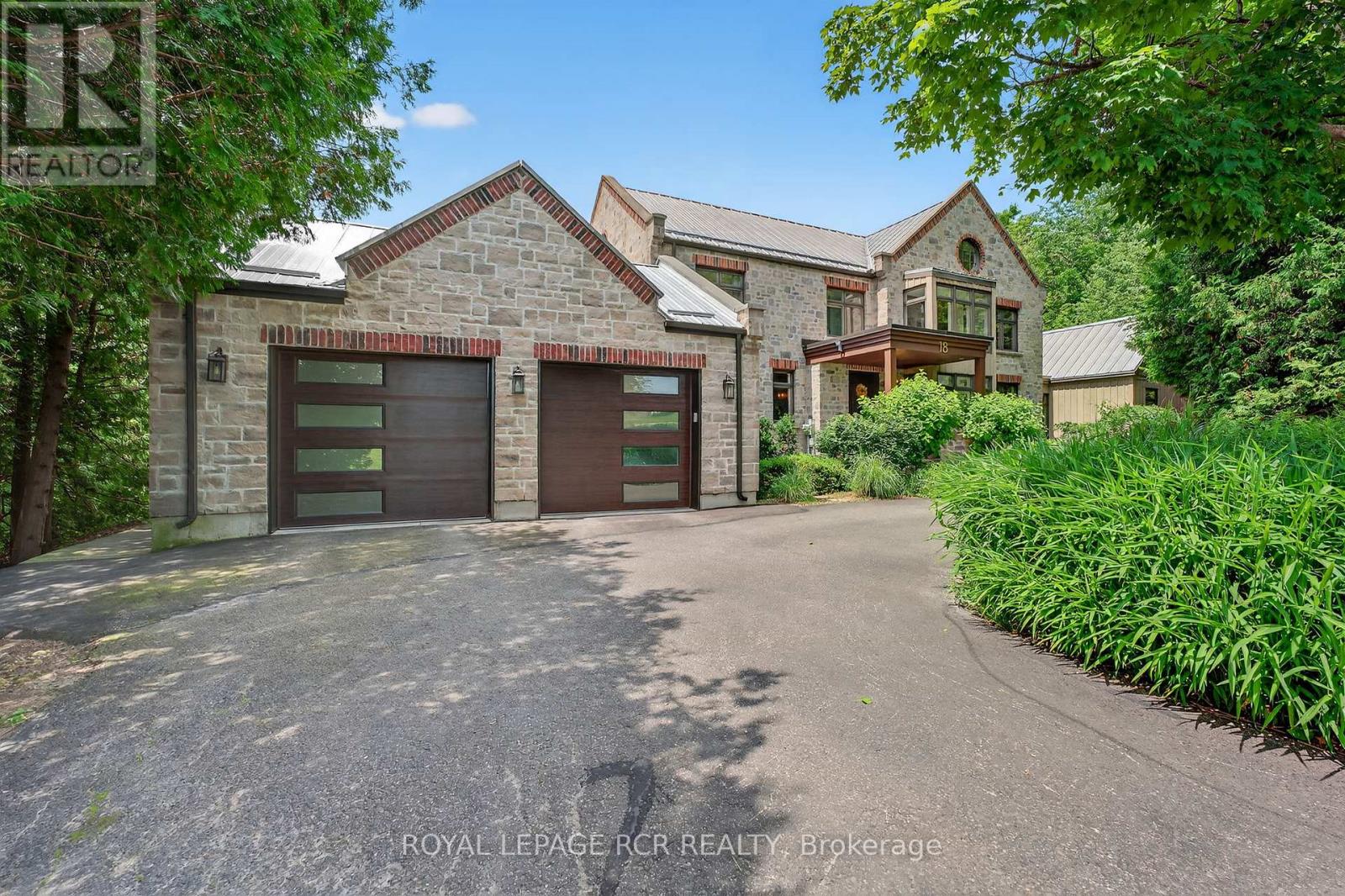 18 MOUNT HAVEN CRESCENT