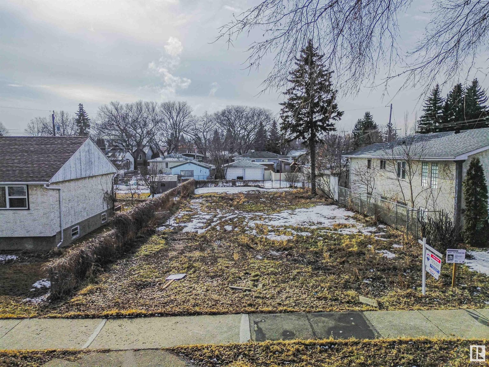 3639 114 AV NW