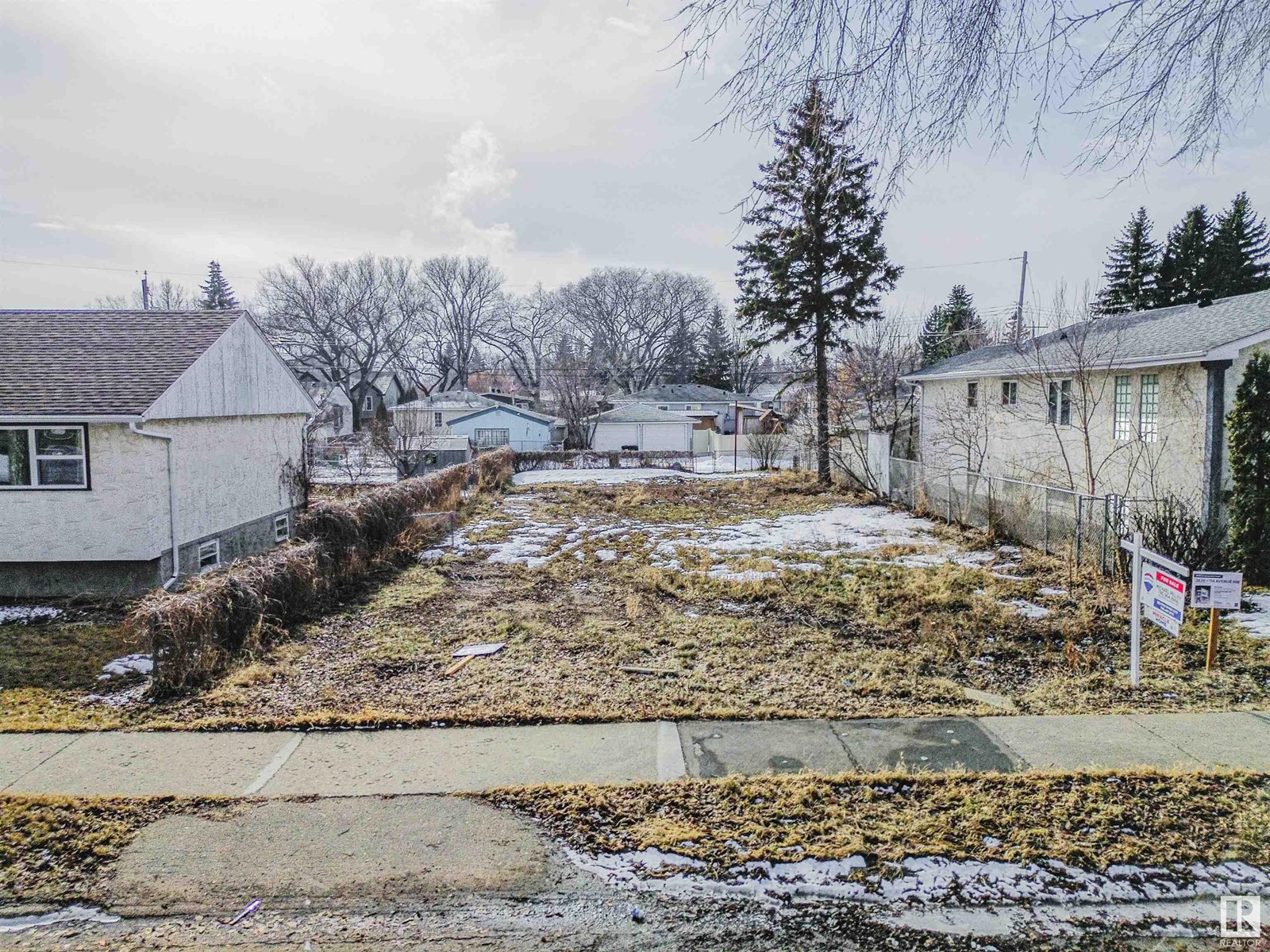 3639 114 AV NW