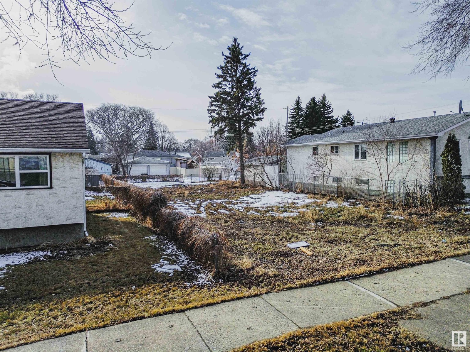 3639 114 AV NW