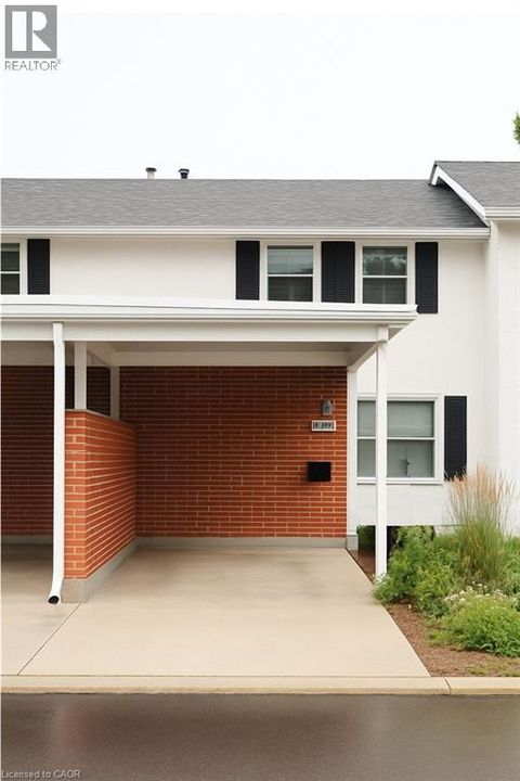 399 KEATS Way Unit# 4 Waterloo ON N2L5S7