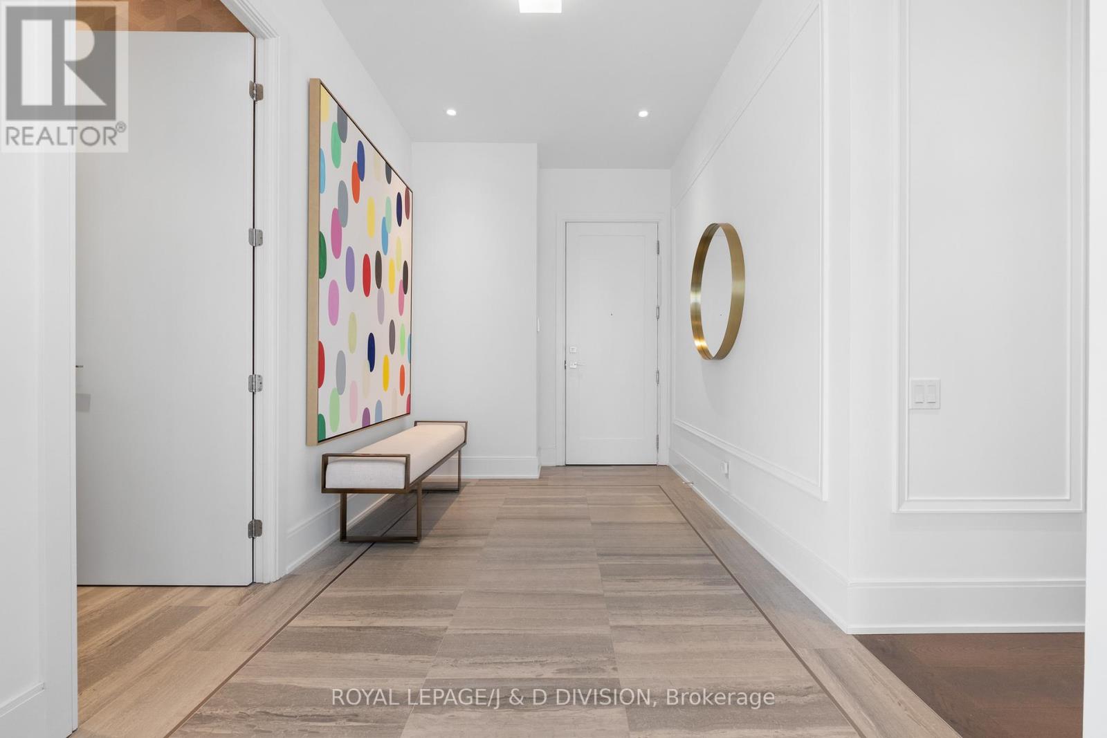 PH 02 (5502) - 50 CHARLES STREET E