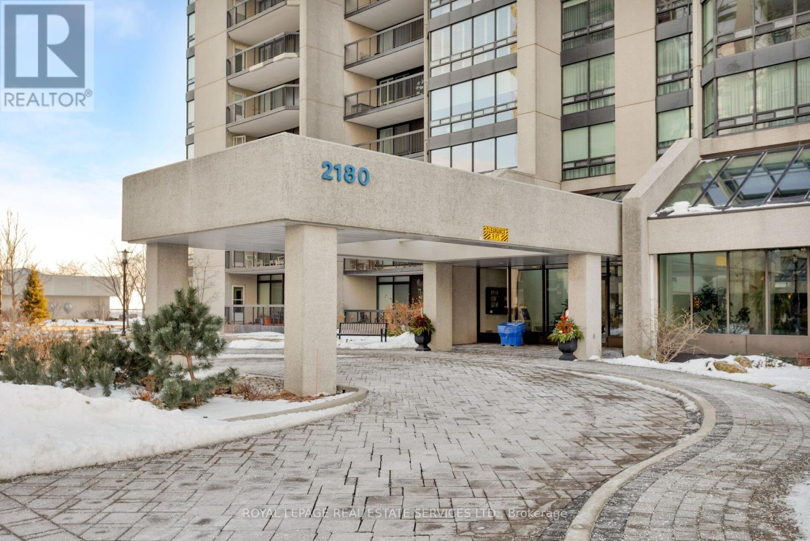 1401 - 2180 MARINE DRIVE