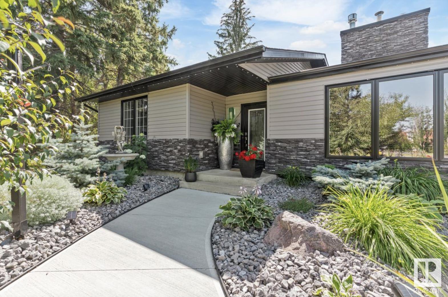 32 Silverchief Cr