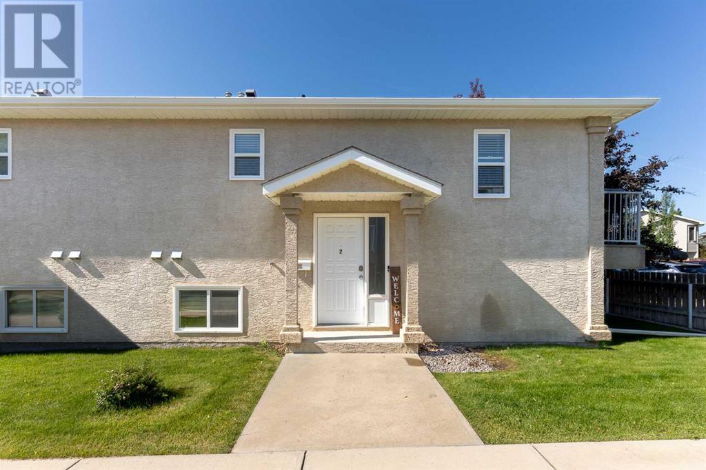 2, 43 Highlands Place W