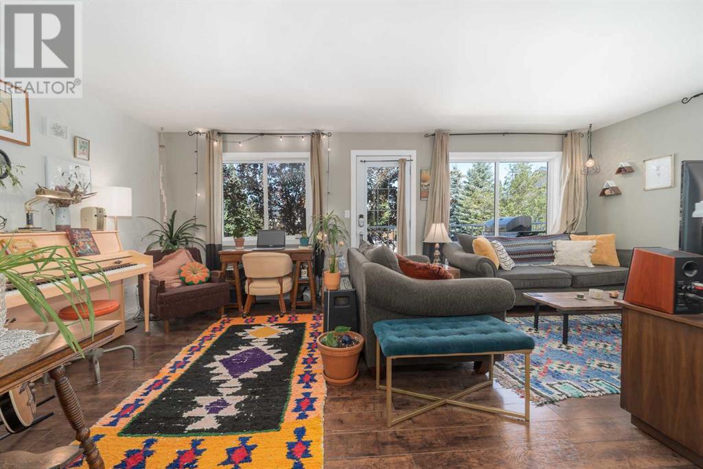2, 43 Highlands Place W