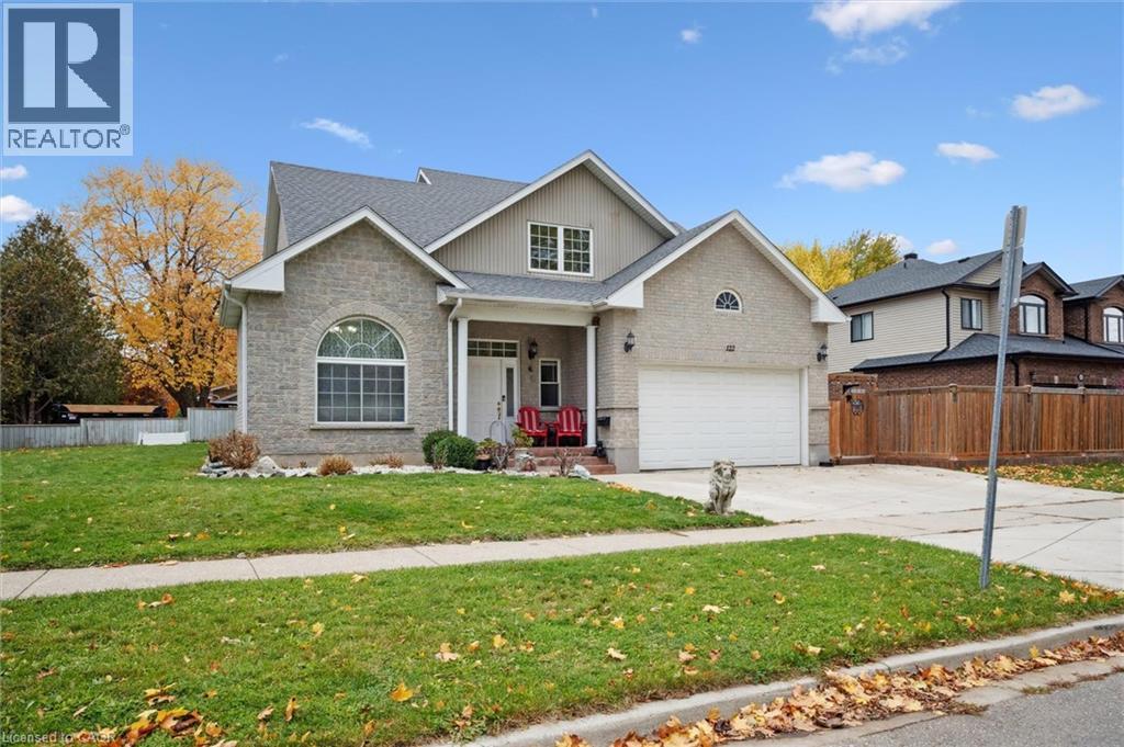 122 GRAND RIVER Boulevard