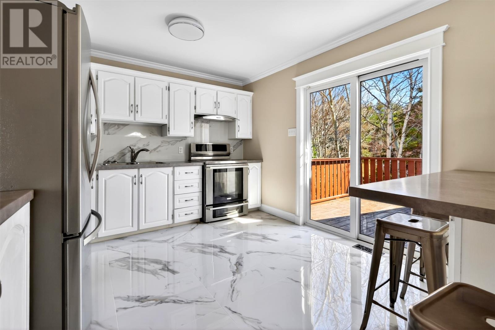 5 Sweetenwater Avenue