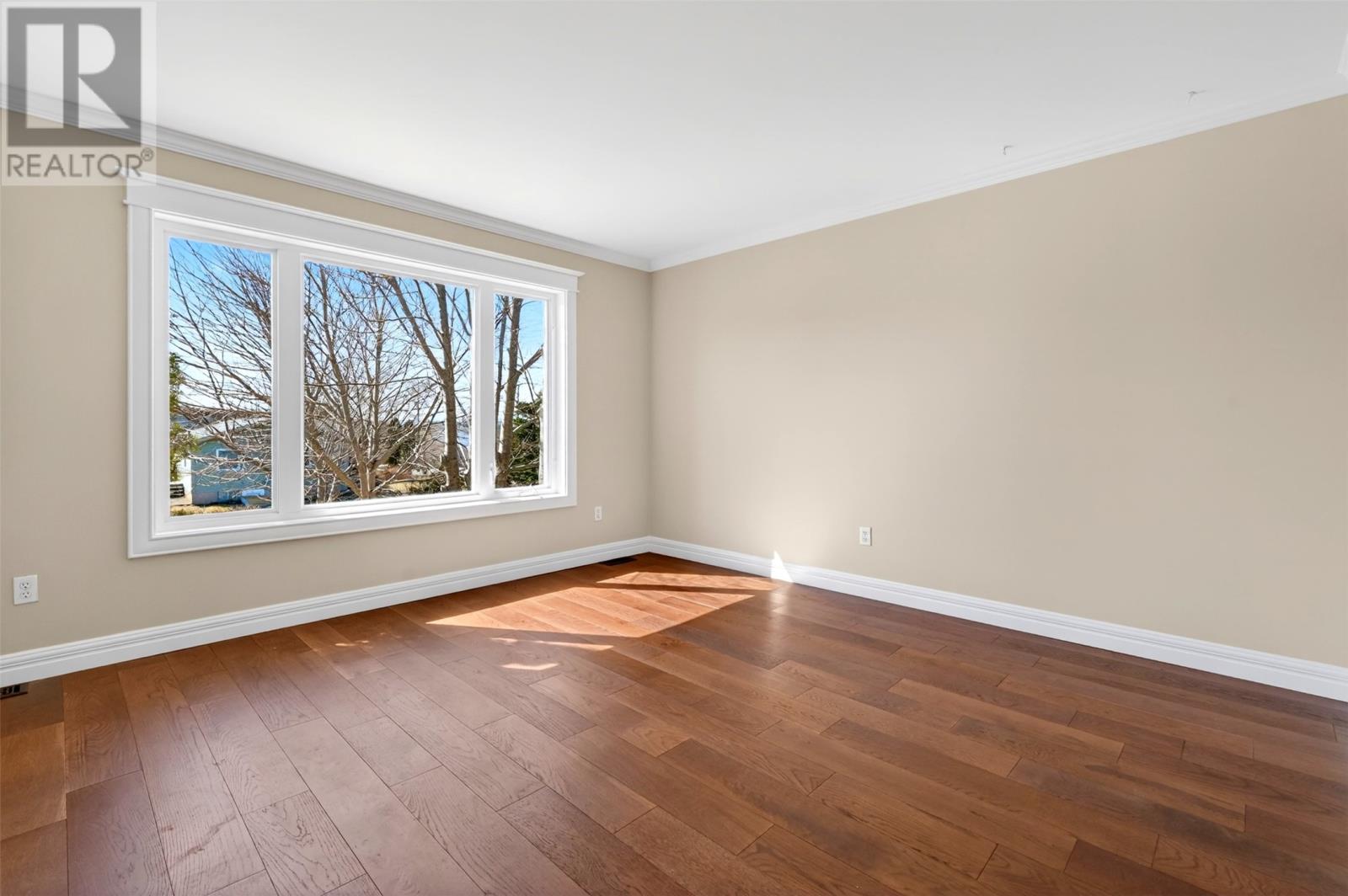 5 Sweetenwater Avenue