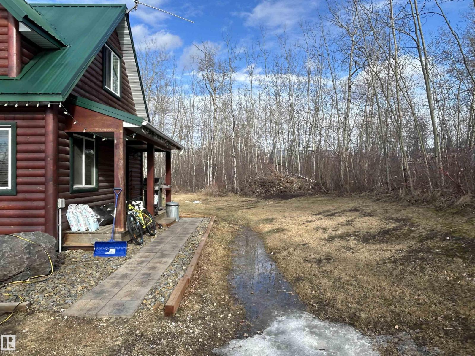 #102 54500 LAC STE ANNE TR