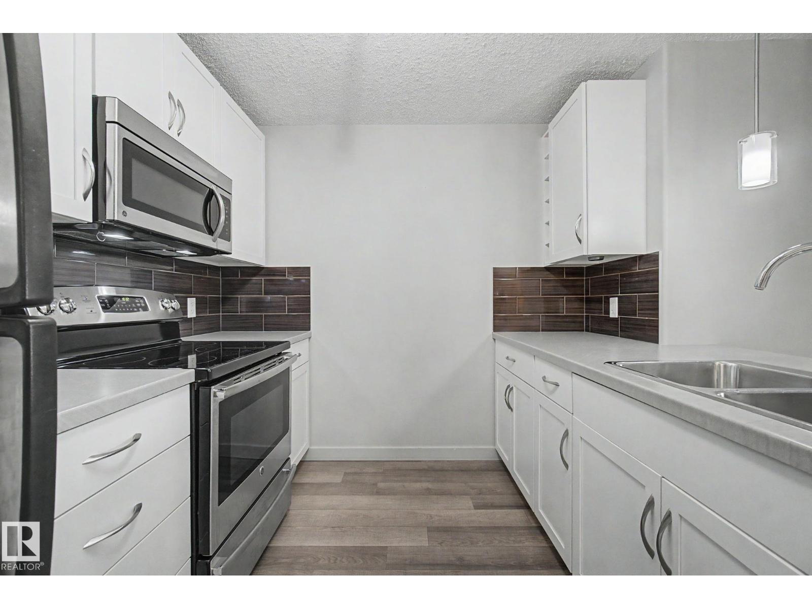 #359 7805 71 ST NW