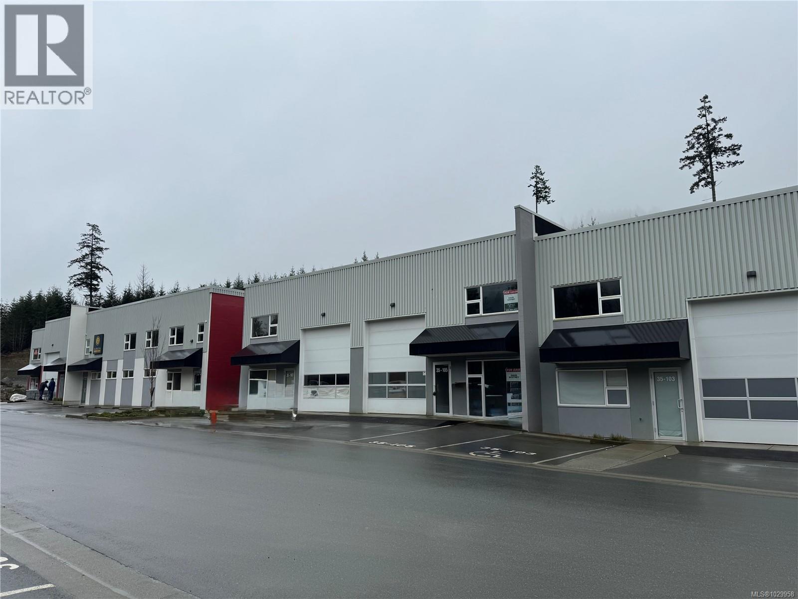 4 Units 700 Shawnigan Lake Rd