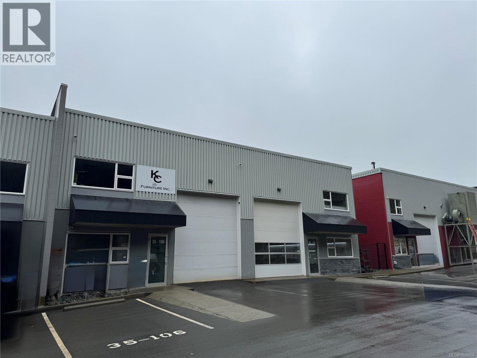 4 Units 700 Shawnigan Lake Rd