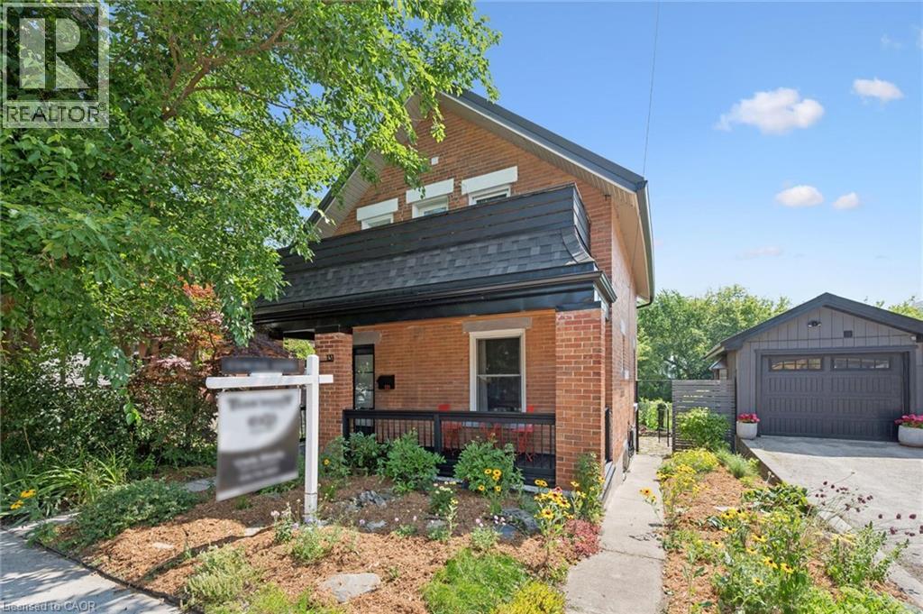 131 SURREY Street E