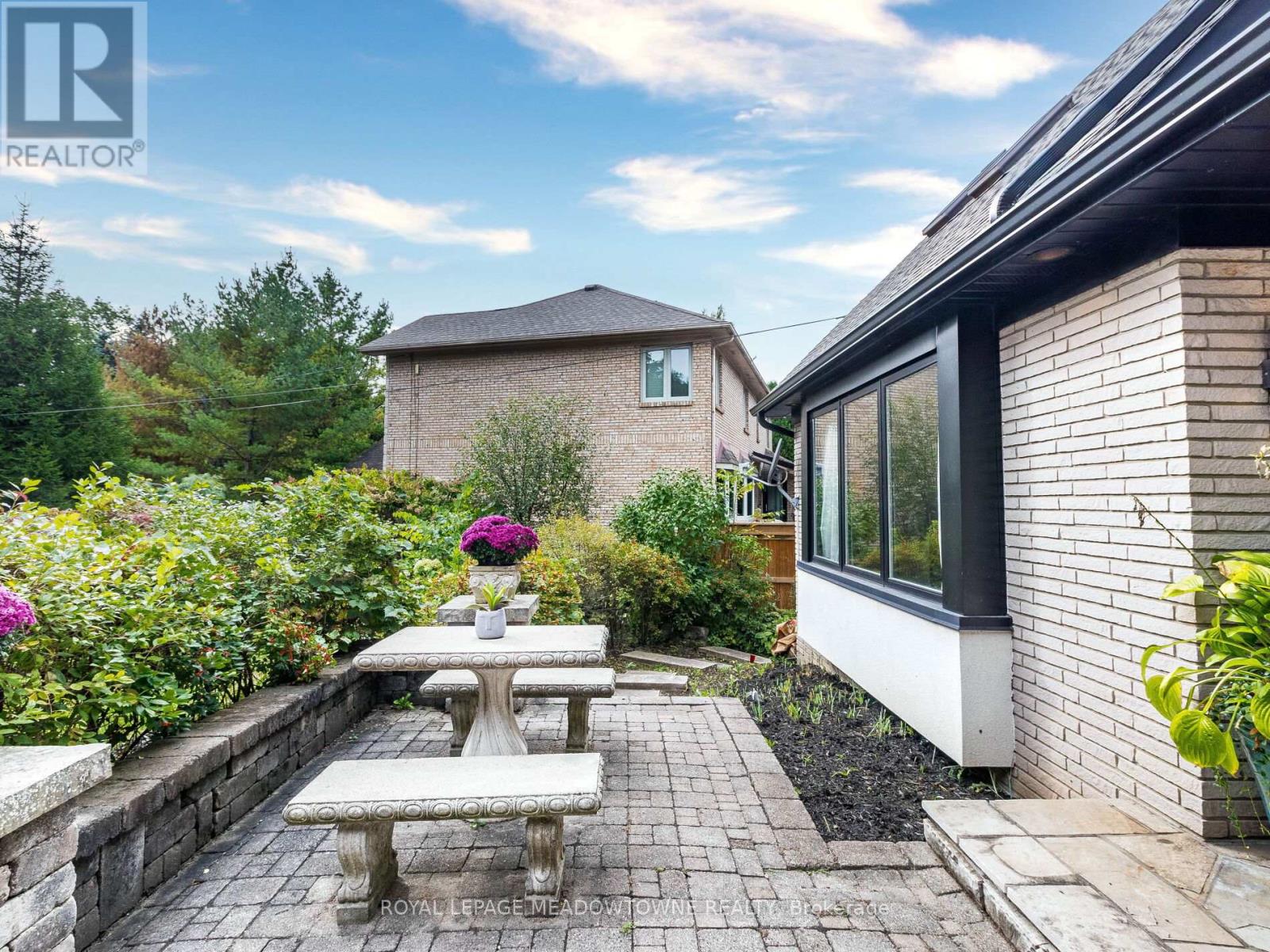 355 GOLF LINKS ROAD