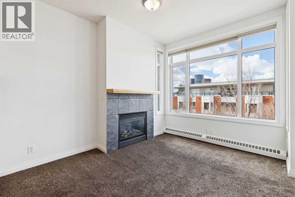 425, 910 Centre Avenue NE