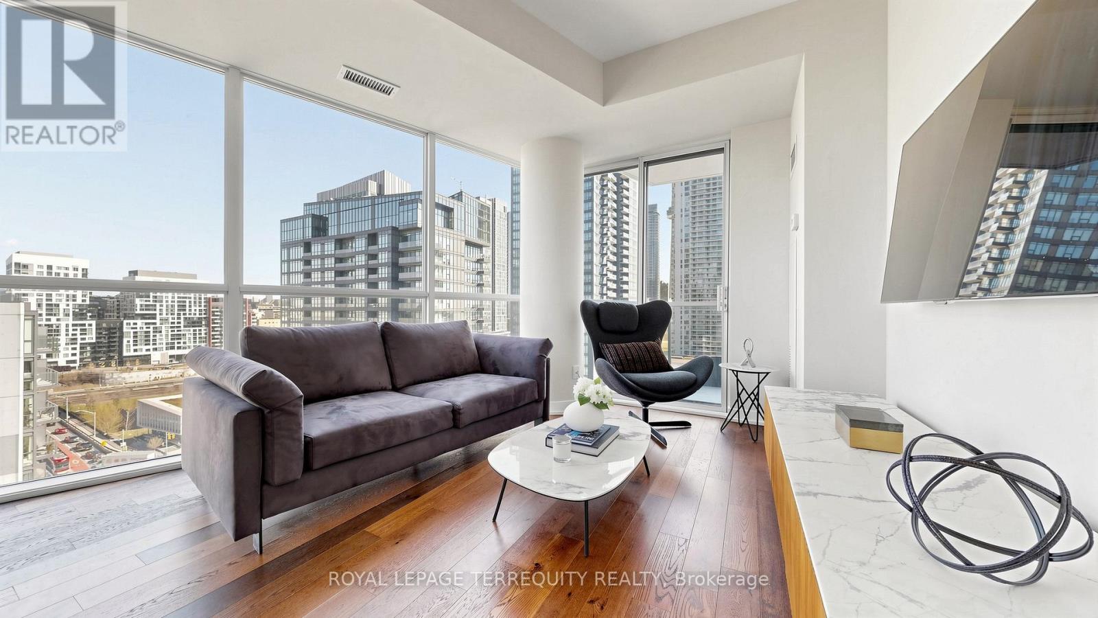 1705 - 20 BRUYERES MEWS