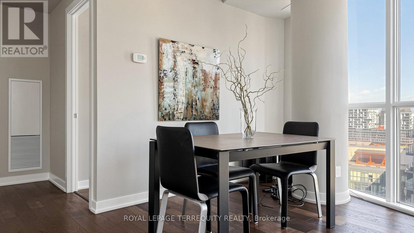 1705 - 20 BRUYERES MEWS