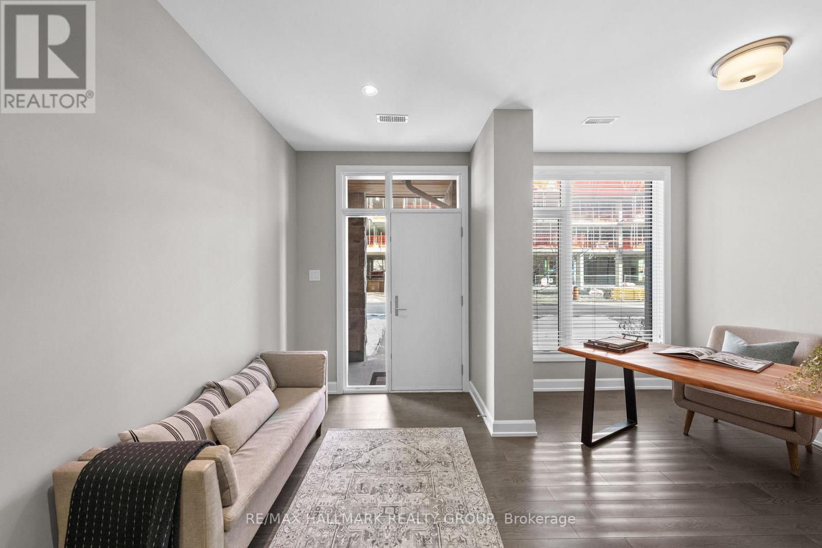 378 DESCHÂTELETS AVENUE