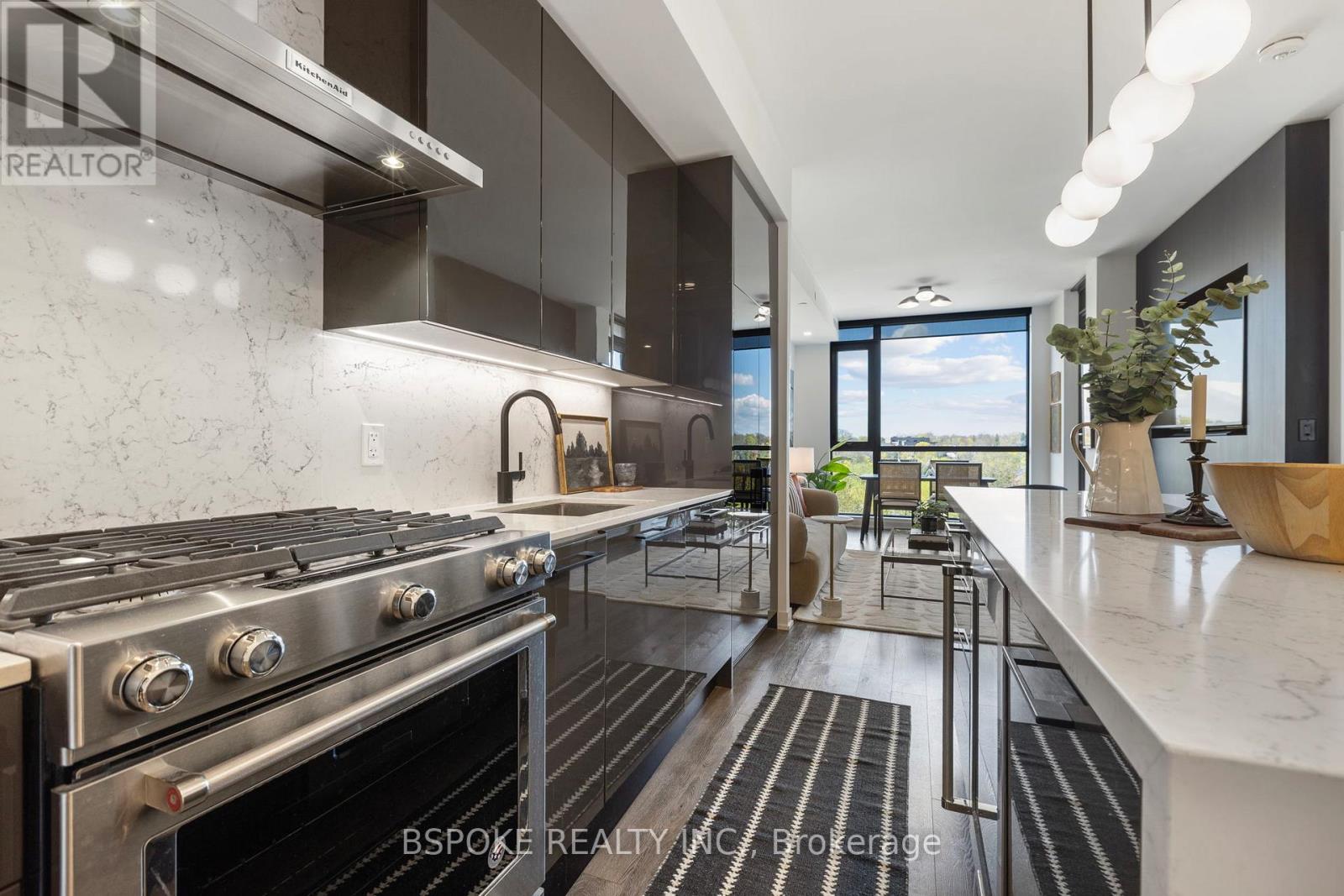501 - 2118 BLOOR STREET W