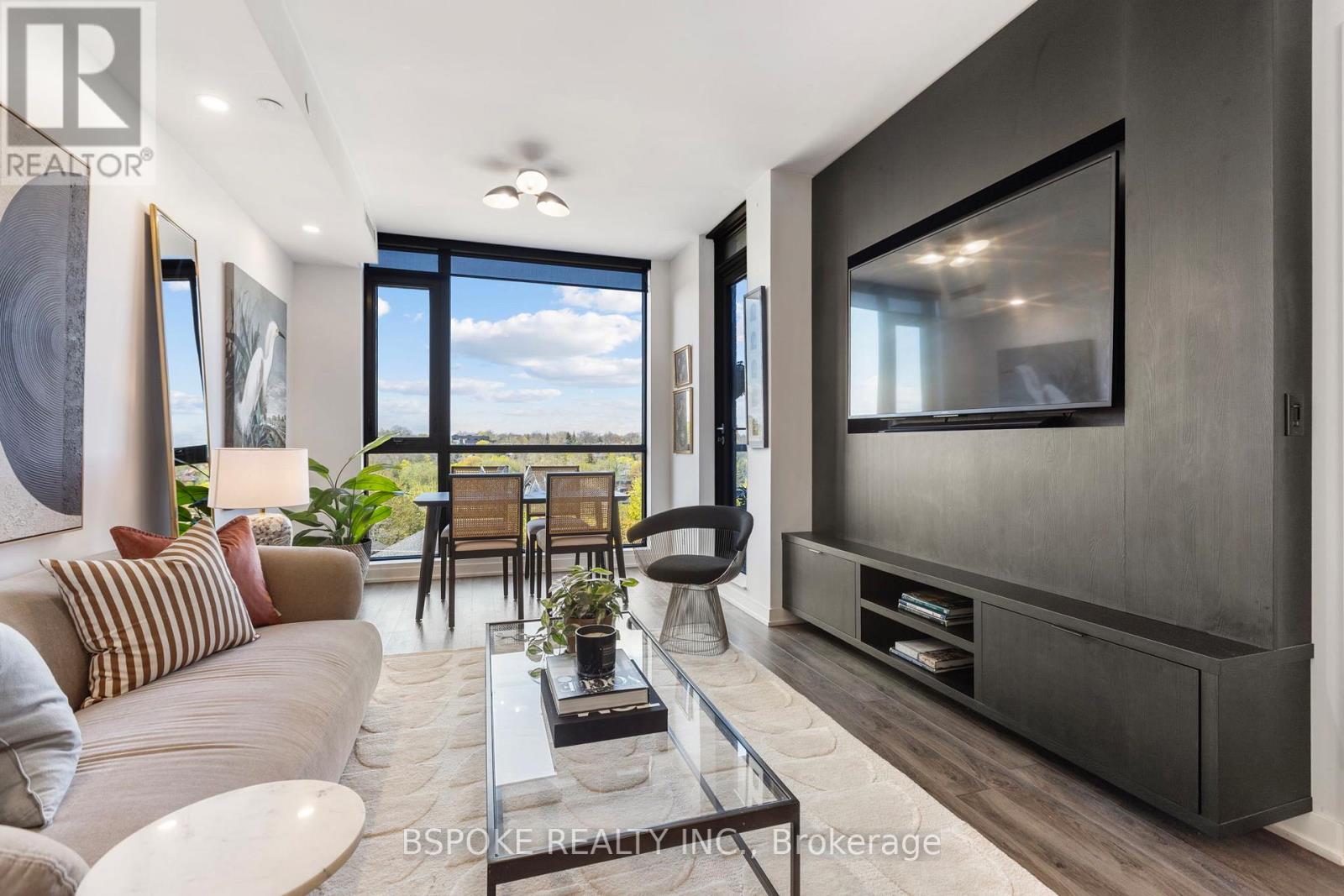 501 - 2118 BLOOR STREET W