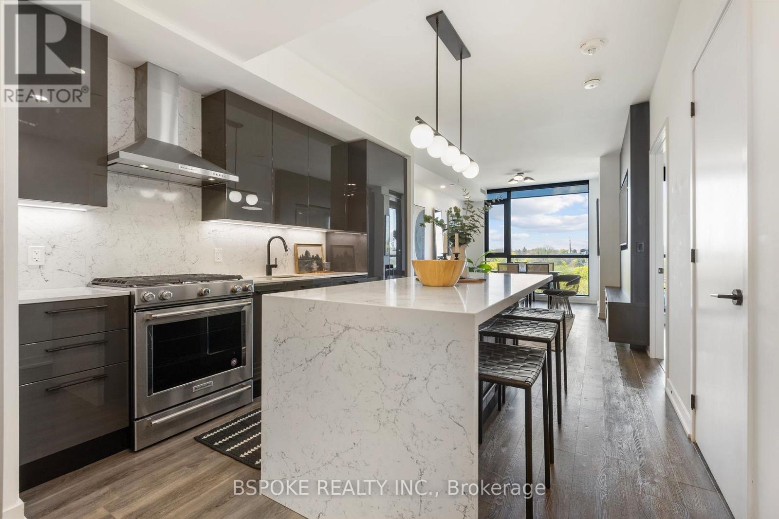 501 - 2118 BLOOR STREET W