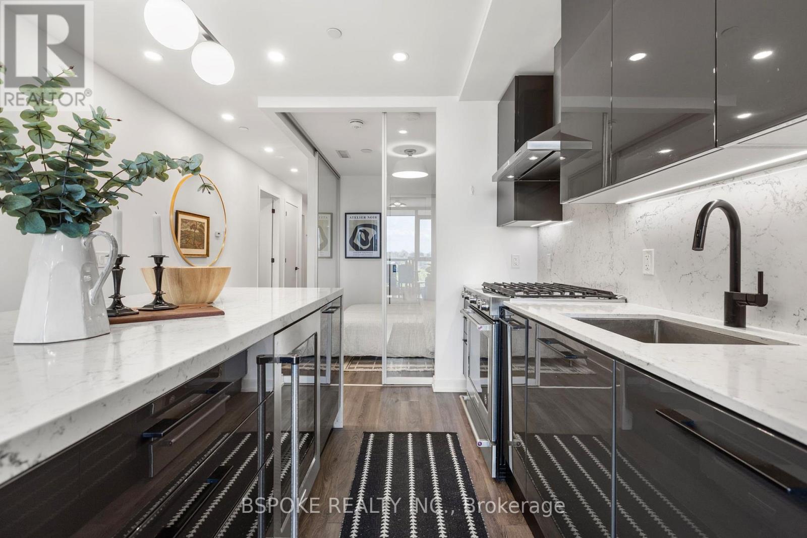 501 - 2118 BLOOR STREET W
