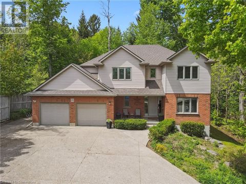 35 DAYMAN Court Kitchener ON N2M3A1