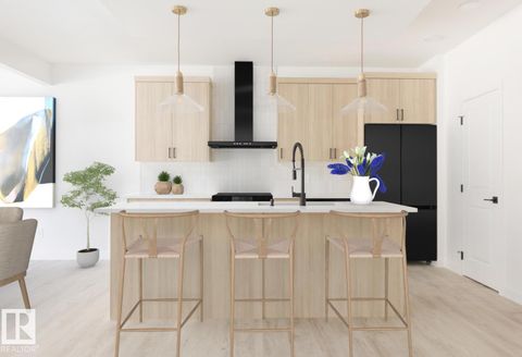 8223 KIRIAK LO SW Edmonton AB T6W5S2