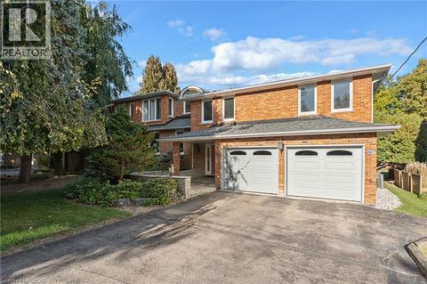 887 MONTGOMERY Drive Ancaster ON L9G3H6