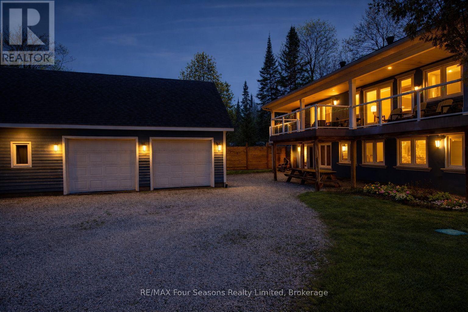 37 SILVER LAKE CRESCENT