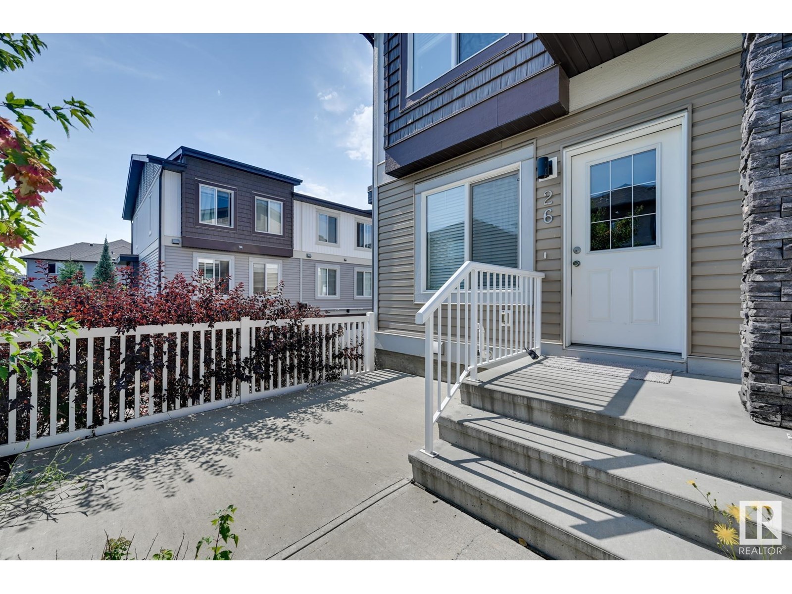 #26 2215 24 ST NW